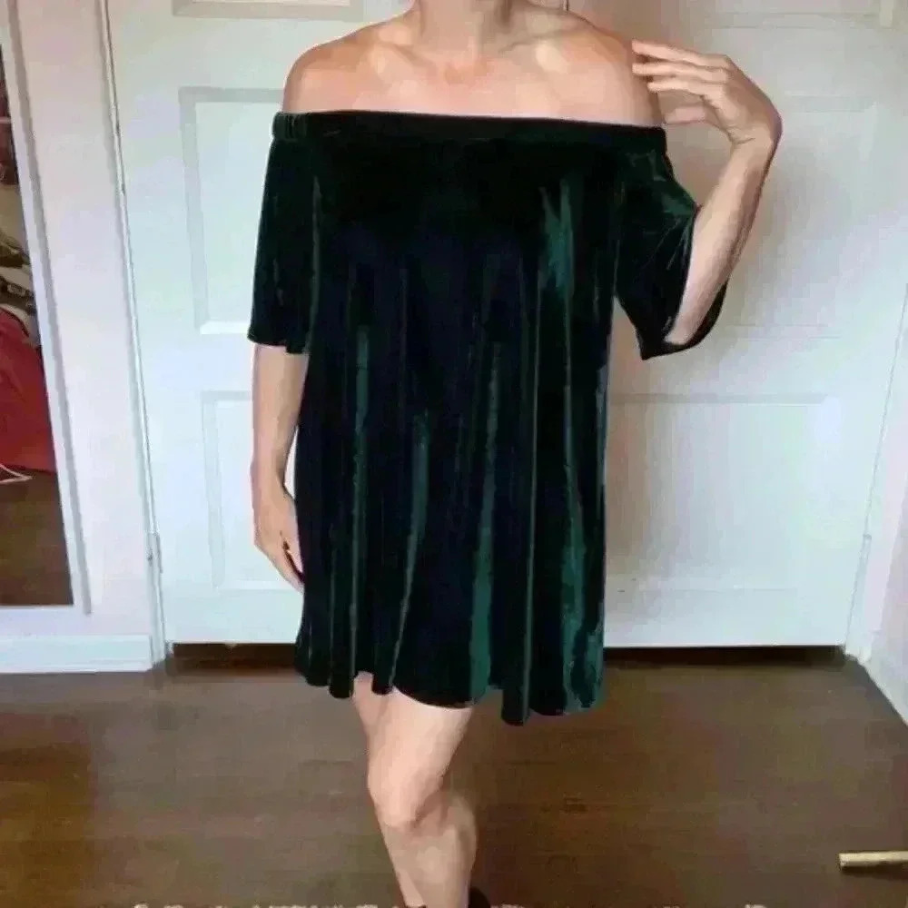 Gianni Bini green velvet babydoll dress off the shoulder mini christmas size L - Picture 2 of 13